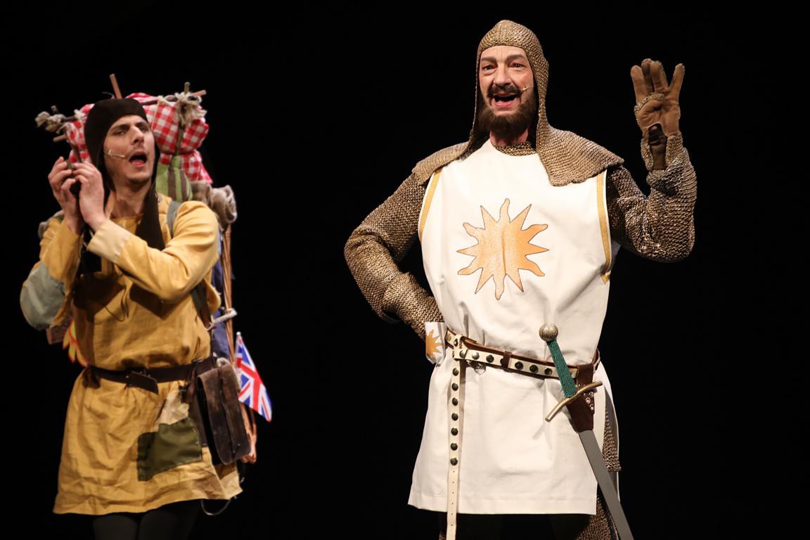 Patsy (Felix Meusel), König Artus (Manfred Ohnoutka) © Vincent Leifer