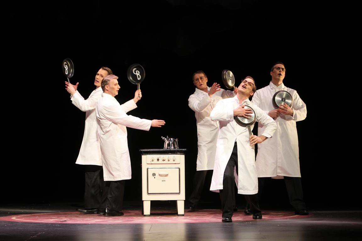 Alexandre Pierre (Robert Biberti), Dan Martin (Ari Leschnikoff), Kim Schrader (Erich Collin), Wolfgang Mirlach (Harry Frommermann), Marco Vassalli (Roman Cycowski) © Jörg Landsberg