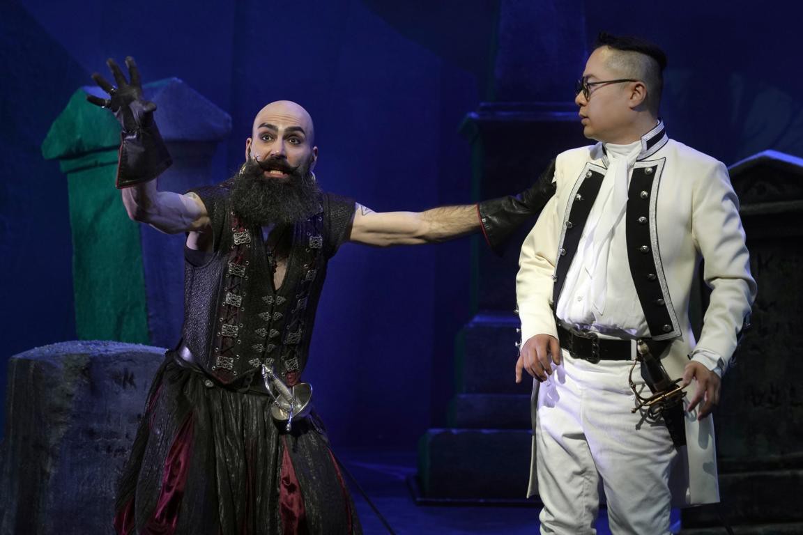 Sebastian Campione (Piratenkönig), Sangmin Jeon (Frederic) © Jens Grossmann