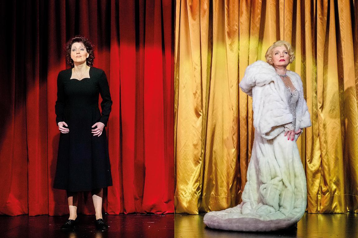 Tina Podstawa (Edith Piaf), Antje Rietz (Marlene Dietrich) © Tobias Metz