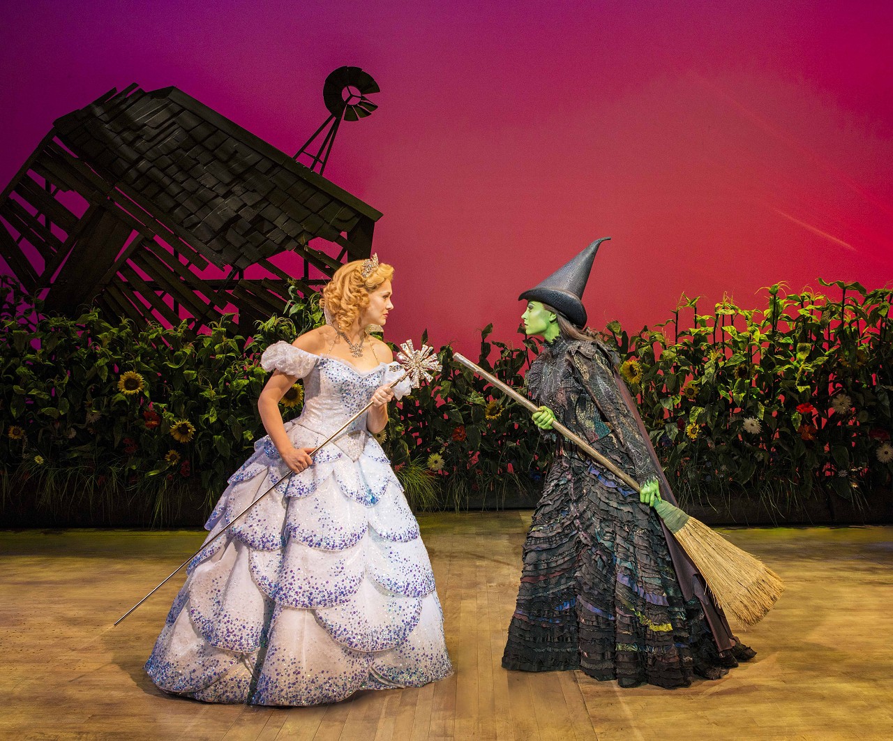 Savannah Stevenson (Glinda), Emma Hatton (Elphaba) © Matt  Crockett