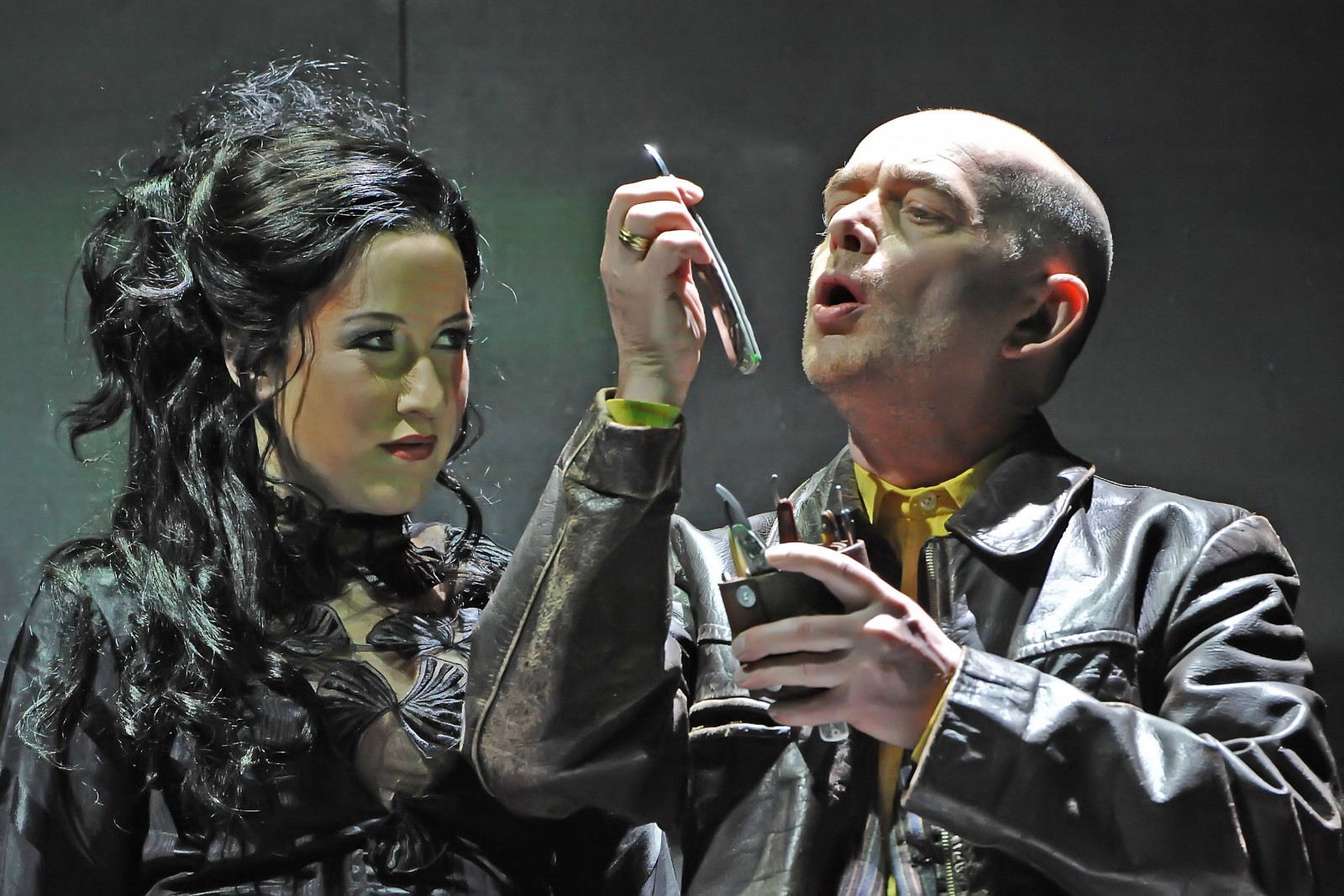 Tom Zahner (Sweeney Todd), Karoline Goebel (Mrs Lovett) © © TfN