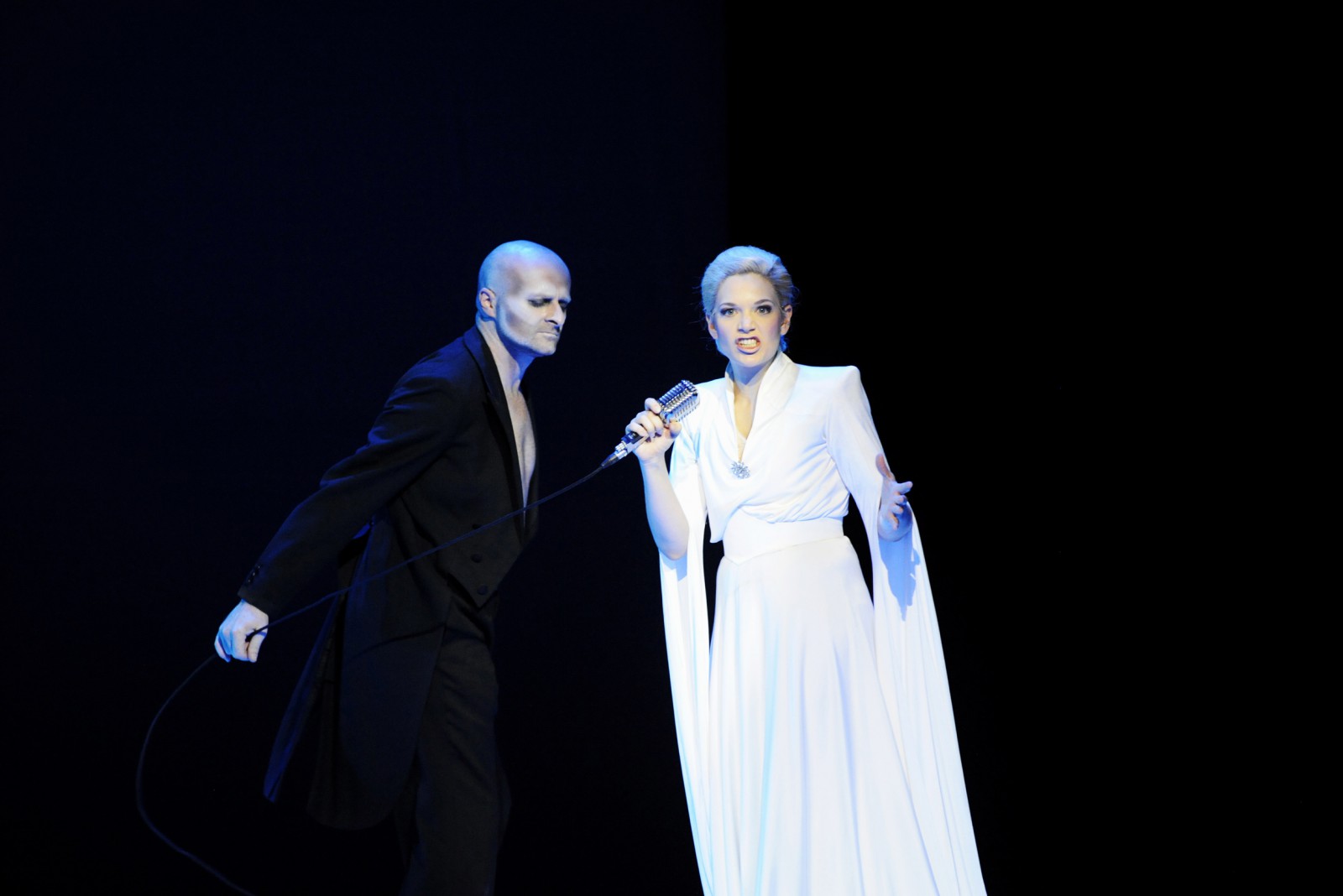 Eva Péron (Milica Jovanovic), Che (Thomas Christ) © © Obst