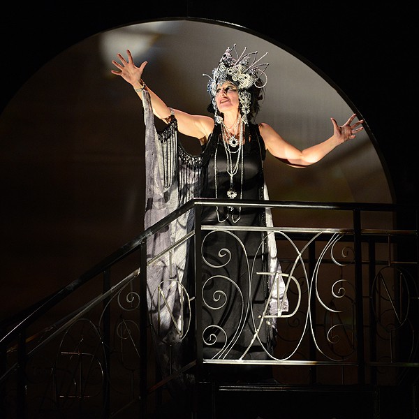 Barbara Schöller als Norma Desmond © © Theater