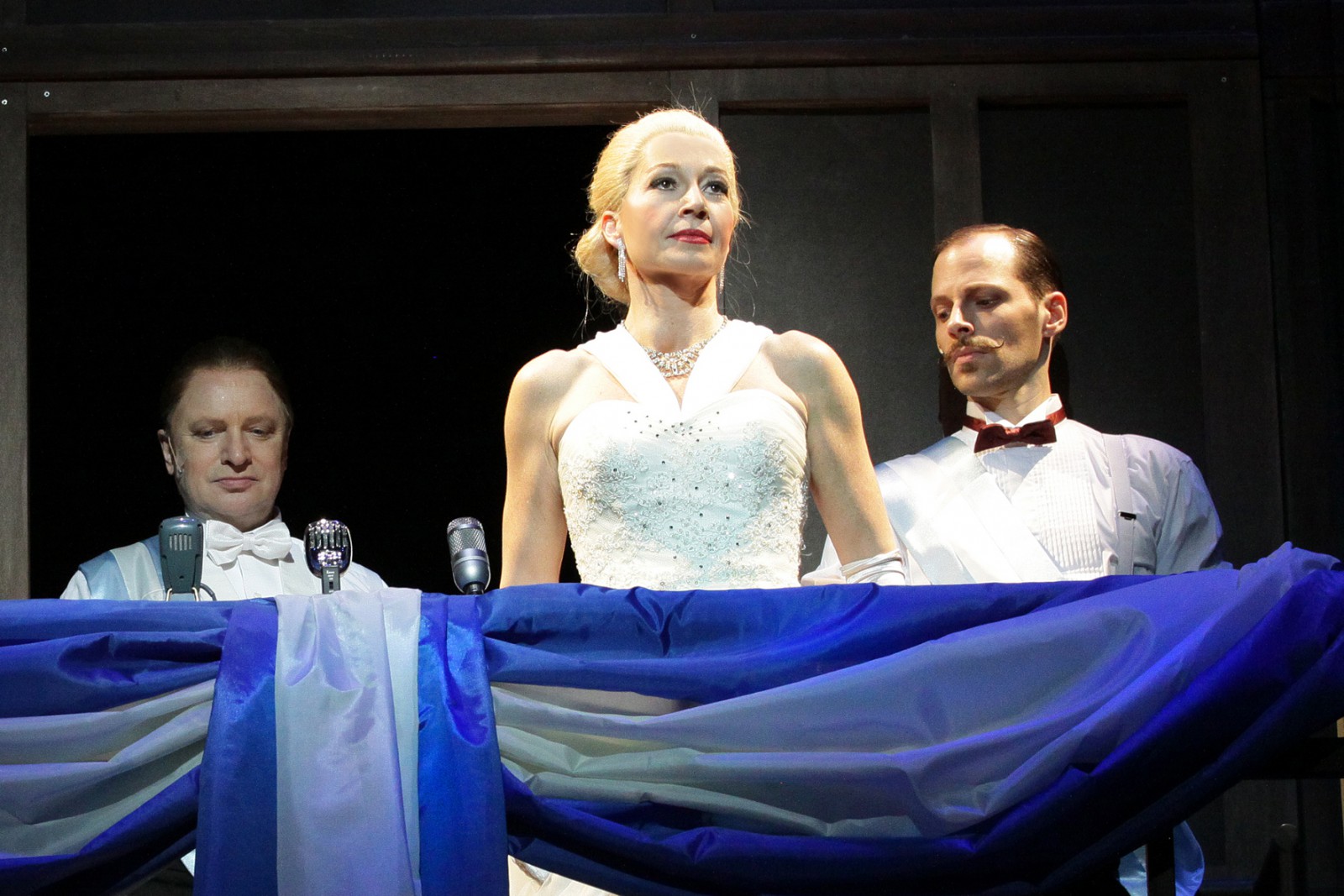 Michael Hiller (Perón), Stephanie Theiß (Eva), Pascal Illi © Sabine Haymann