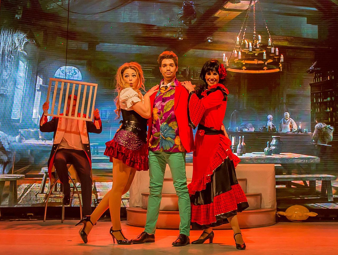 Tim Reichwein (Jürgen Schreiber), Sarah Fleige (Vanessa), Benedikt Ivo (Ralf „Speedy" Beckmann), Lena Wischhusen (Bettina) © Thomas Holz