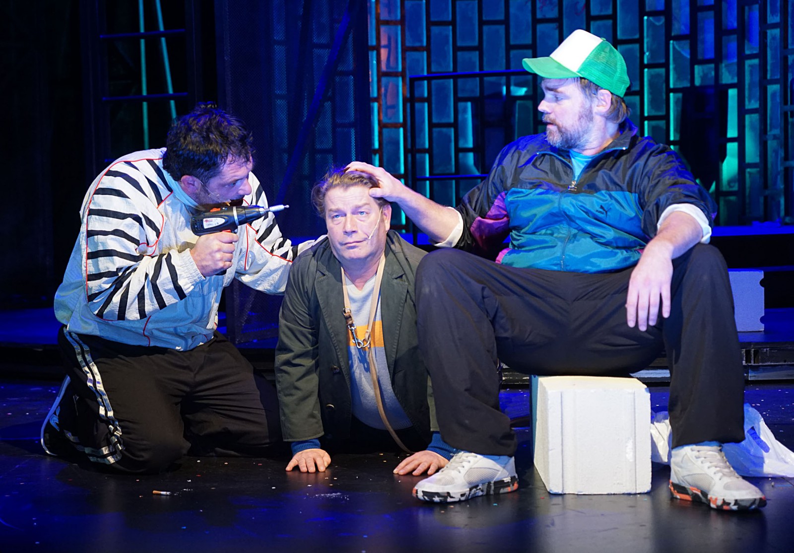 l-r: Marko Gebbert (Jerry Lukowski), Zacharias Preen (Malcolm Mac Gregor), Oliver E. Schönfeld (Dave Bukatinsky) © Olaf Struck