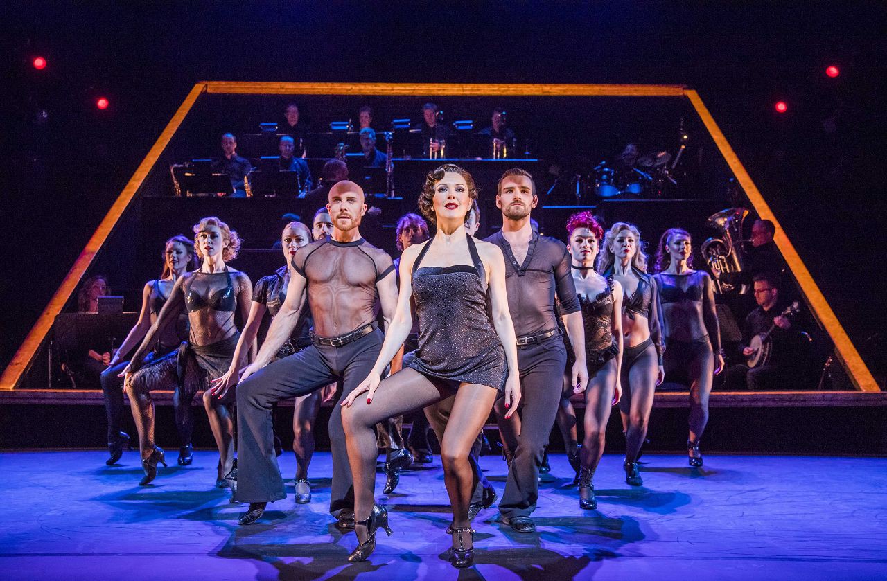 Josefina Gabrielle (Velma Kelly), Ensemble © Tristram Kenton