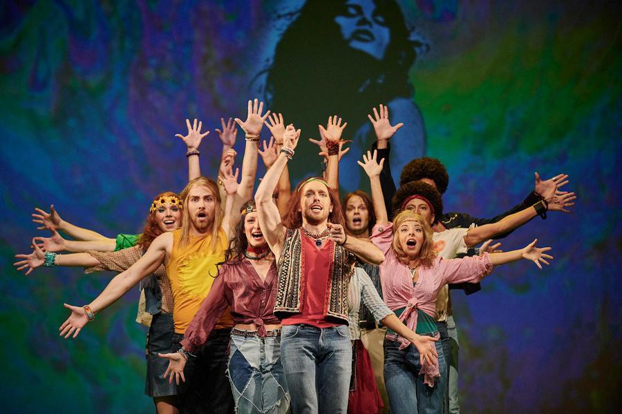 Lina Gerlitz (Marjorie), Marc Trojan (Steve), Julia Waldmayer (Sheila), Denis Weißert (Berger), Tim Müller (Walter), Denise Vilöhr (Leata), Mario Mariano (Paul) © Martin Sigmund