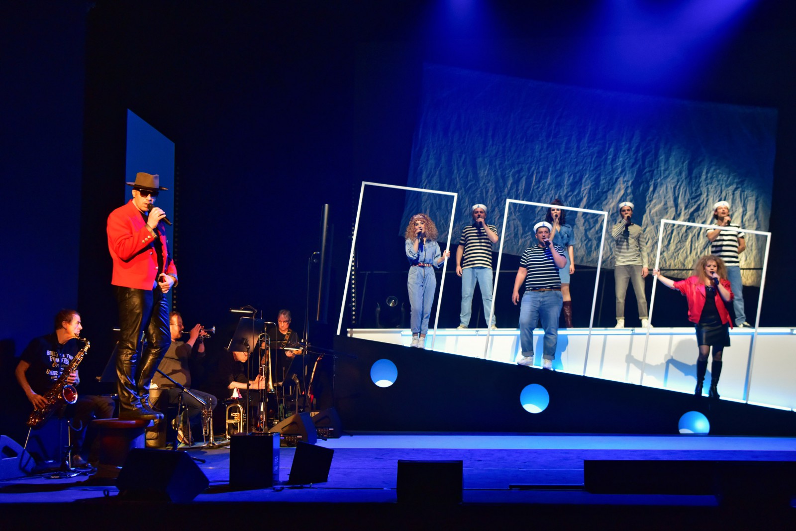 Hannes Staffler, Simone Schuster, Alexander Brugnara, Mike Kühne, Thyra Uhde, Tobias Schwieger, Jessica Kessler, Mario Thomanek © Volker Beushausen