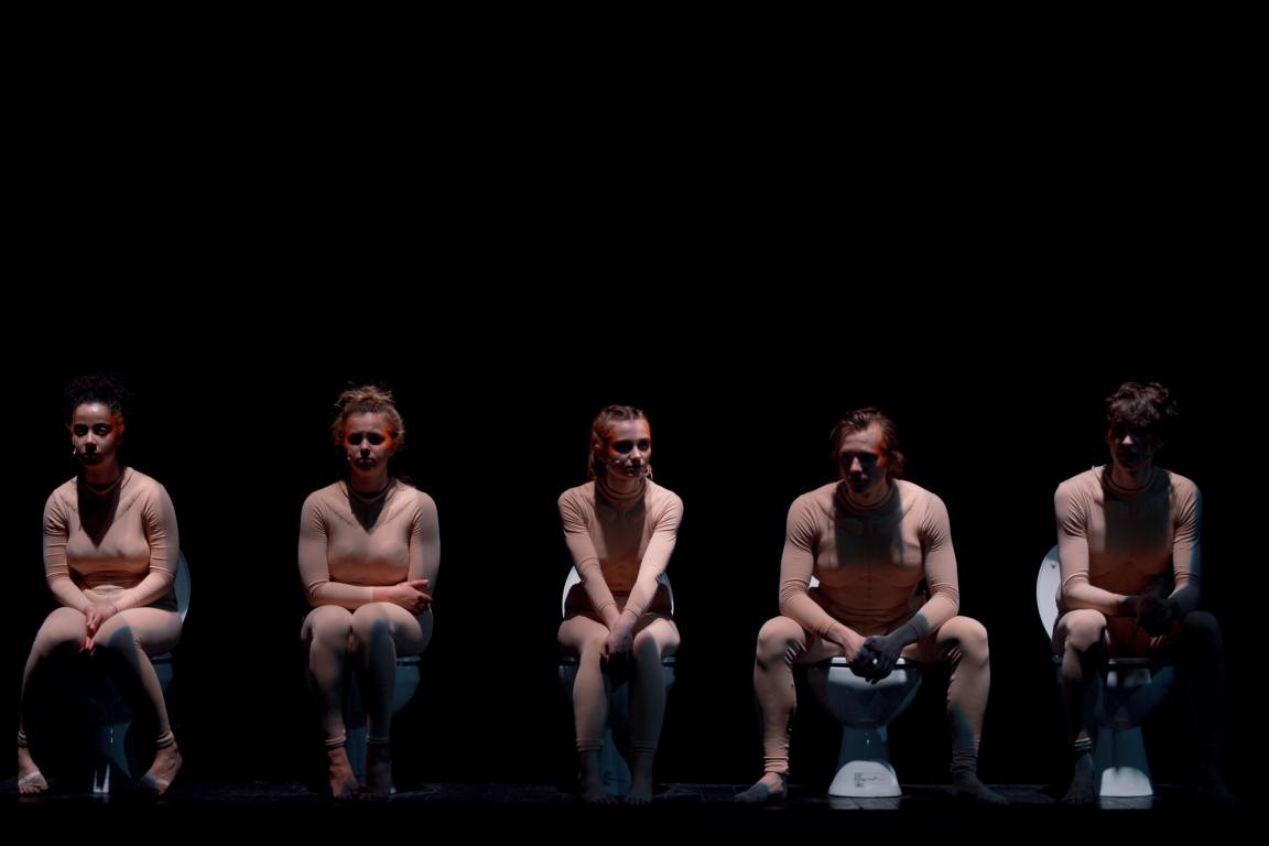 Tara Friese, Laura Goblirsch, Anna-Sophie Weidinger, Nathan Johns, Fabio Kopf © Daniel Nartschick