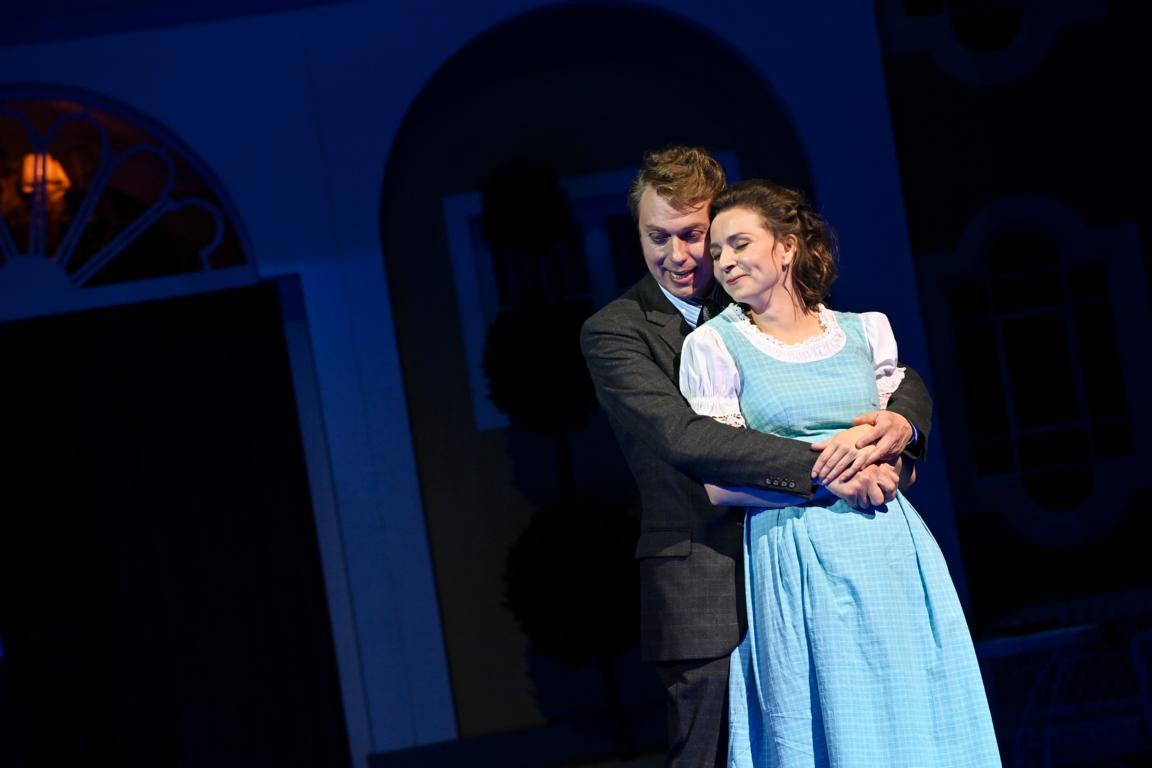 Erwin Belakowtisch (Kapitän Georg von Trapp), Patrizia Unger (Maria Rainer) © Helge Bauer