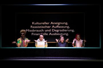 Philipp Moschitz, Judith Toth (Klara), Ina Meling (Stanko Sto), Stephanie Marin (Sky) © Metropoltheater München/Marie-Laure Briane