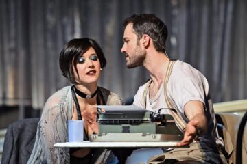 Sabrina Pankrath (Sally Bowles), Tobias Schwieger (Clifford Bradshaw) © Volker Beushausen