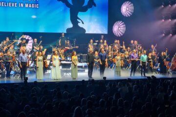 Gino Emnes, Judith Caspari, Willemijn Verkaik, Patricia Meeden, Wilhelm Keitel, Lars Redlich, Romina Langenhan, Drew Sarich, Andreas Bongard (v.l.n.r.) © André Böke